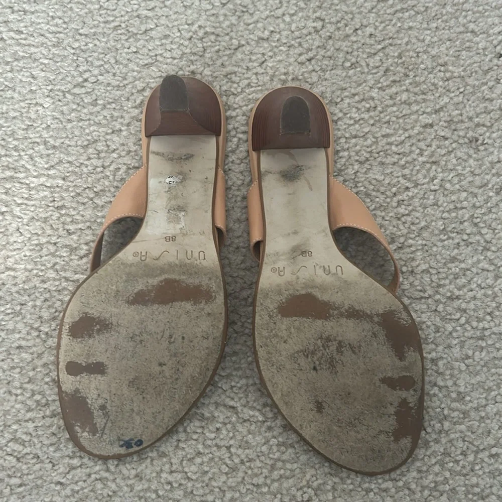 Unisa Heels - Picture 2 of 3